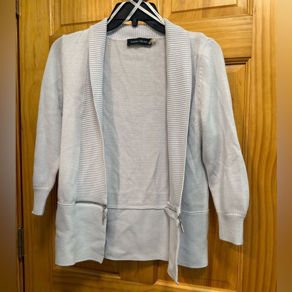 Ivanka Trump size S Light Gray Open-Front Cardigan